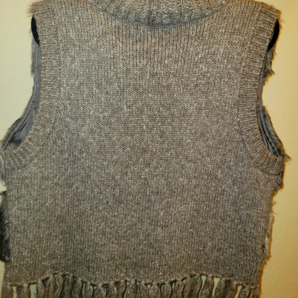 Sweater vest - Picture 2 of 2